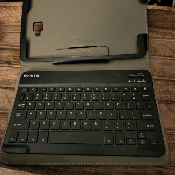 Finite Keyboard and Case for Samsung Galaxy Tab 10 - Picture 4 of 4
